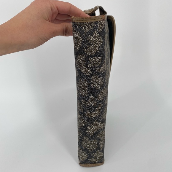 Yves Saint Laurent Clutch - Picture 8 of 10